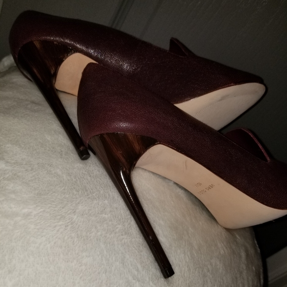 Shoes - Picture 3 of 4